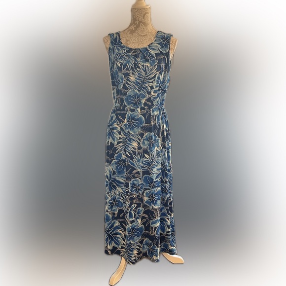 Joie De Vivre Dresses & Skirts - Floral Blue Maxi Dress sleeveless size L